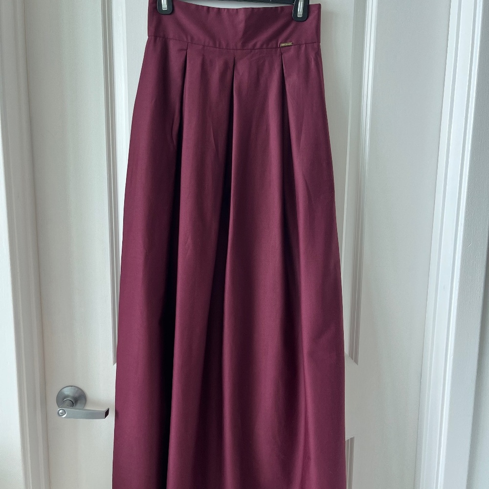 BSB Collection Black High-Waist Maxi Skirt with Pockets – Size 40 ( Medium )